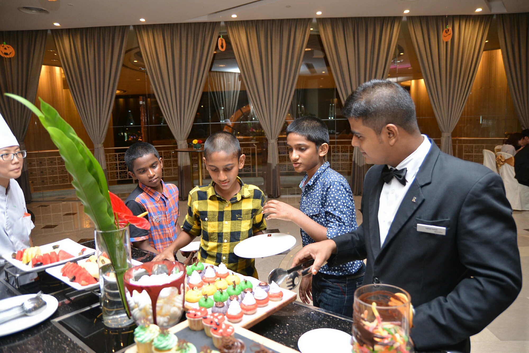 RKLH Sweet treats after a hearty meal.JPG image